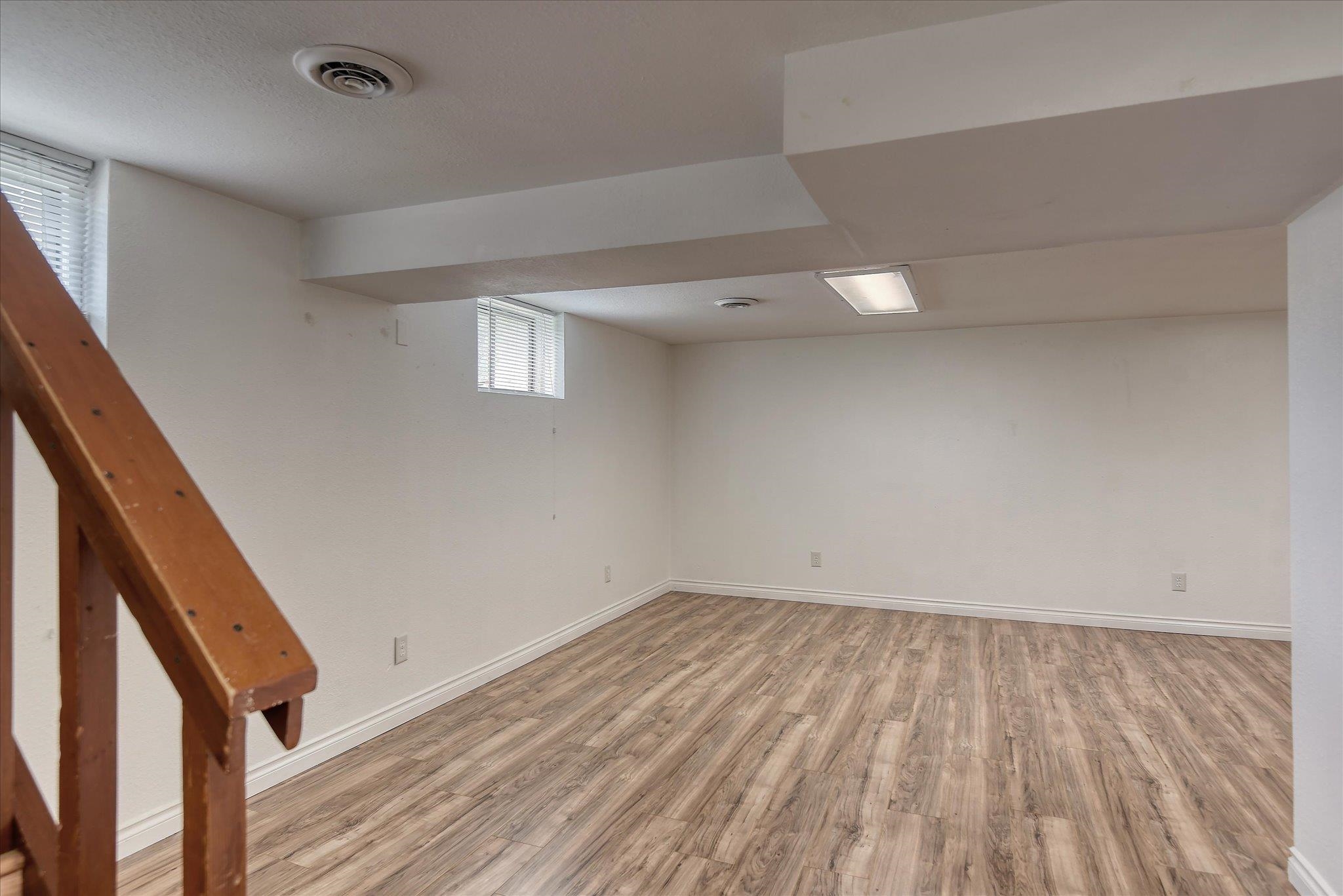 2729 W BROAD Ave