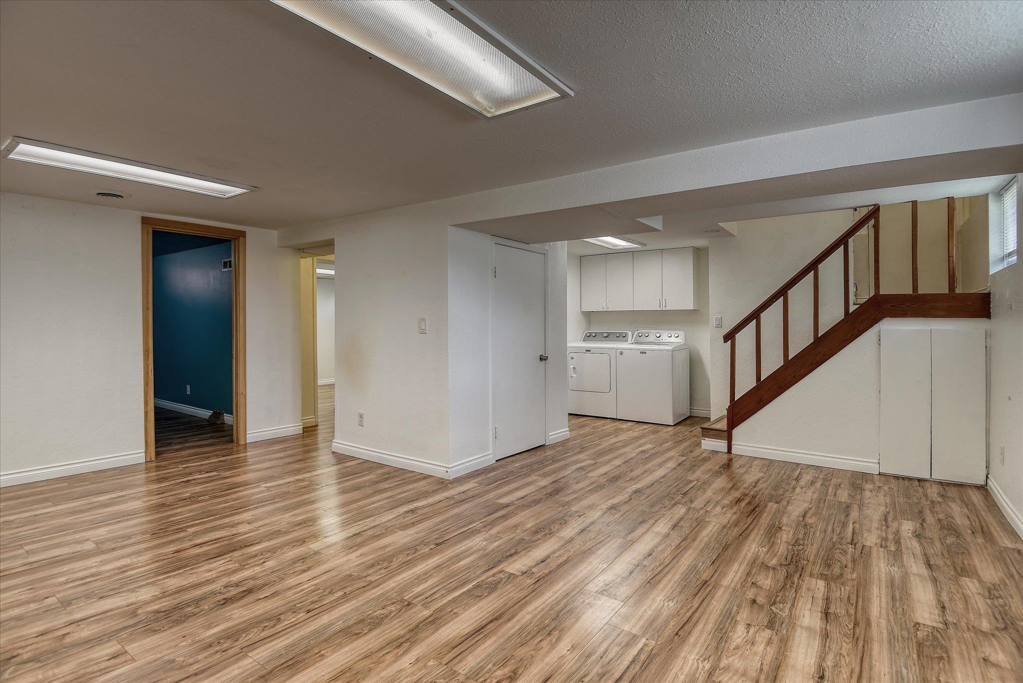 2729 W BROAD Ave