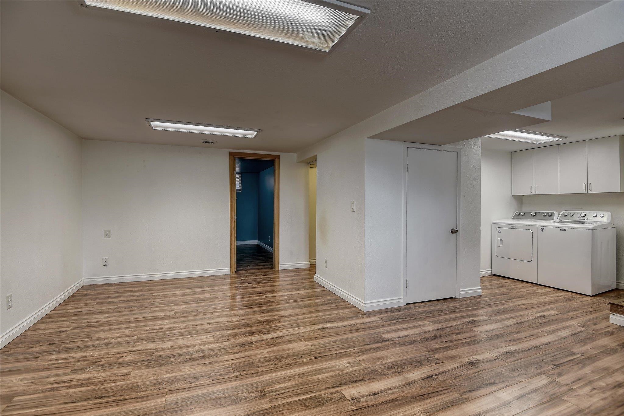 2729 W BROAD Ave