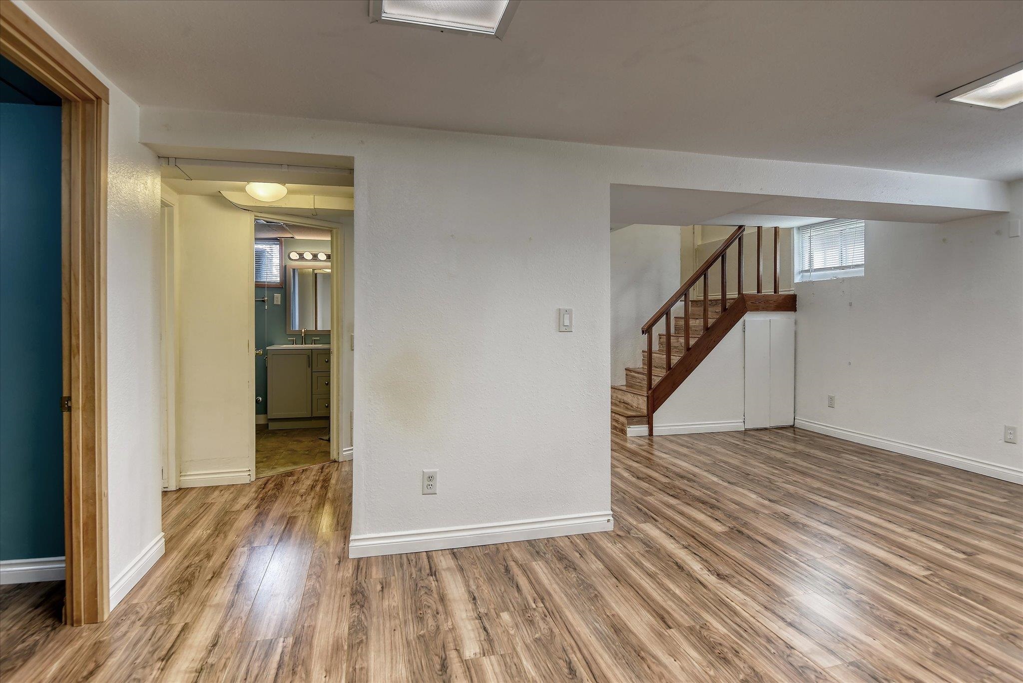 2729 W BROAD Ave