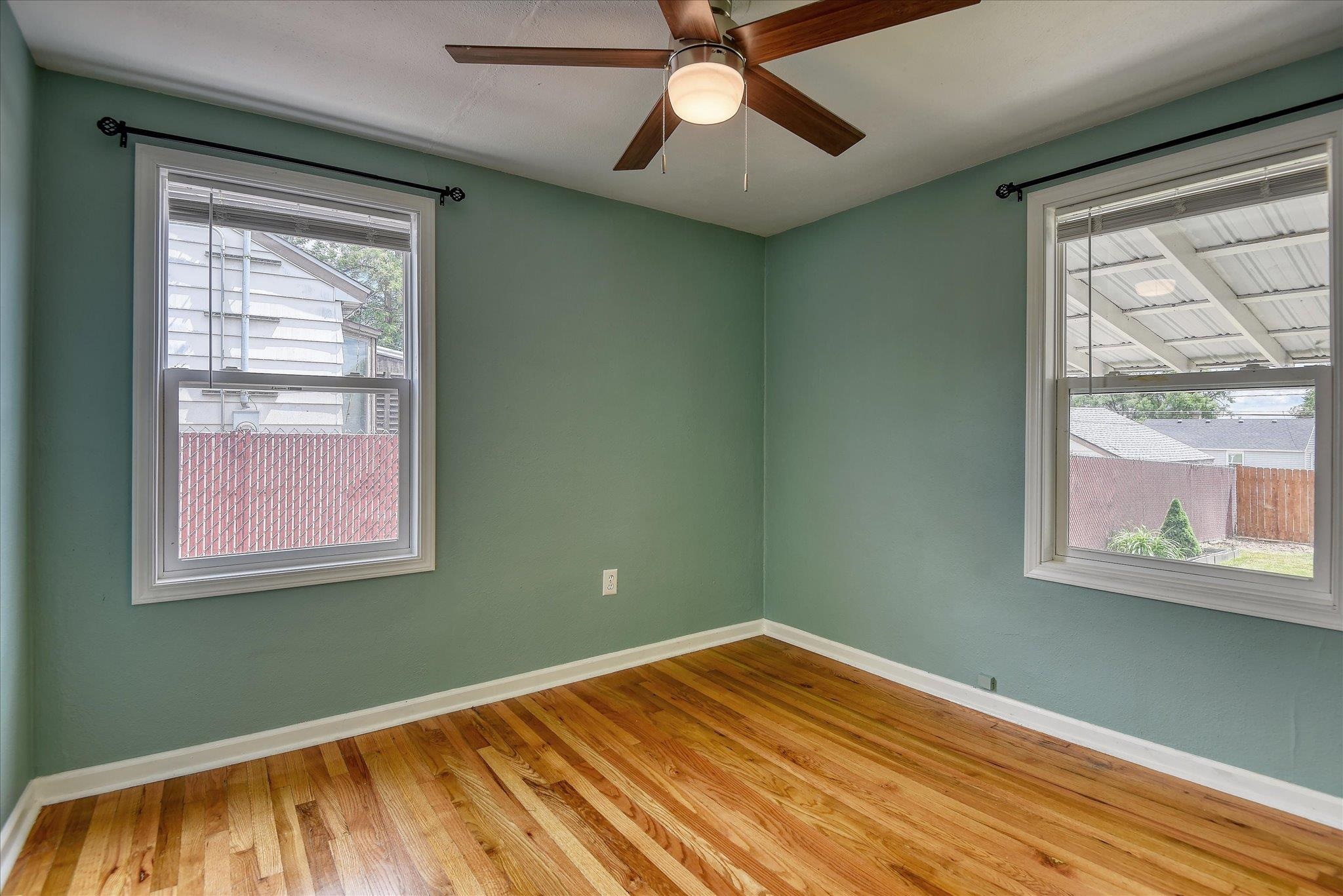 2729 W BROAD Ave