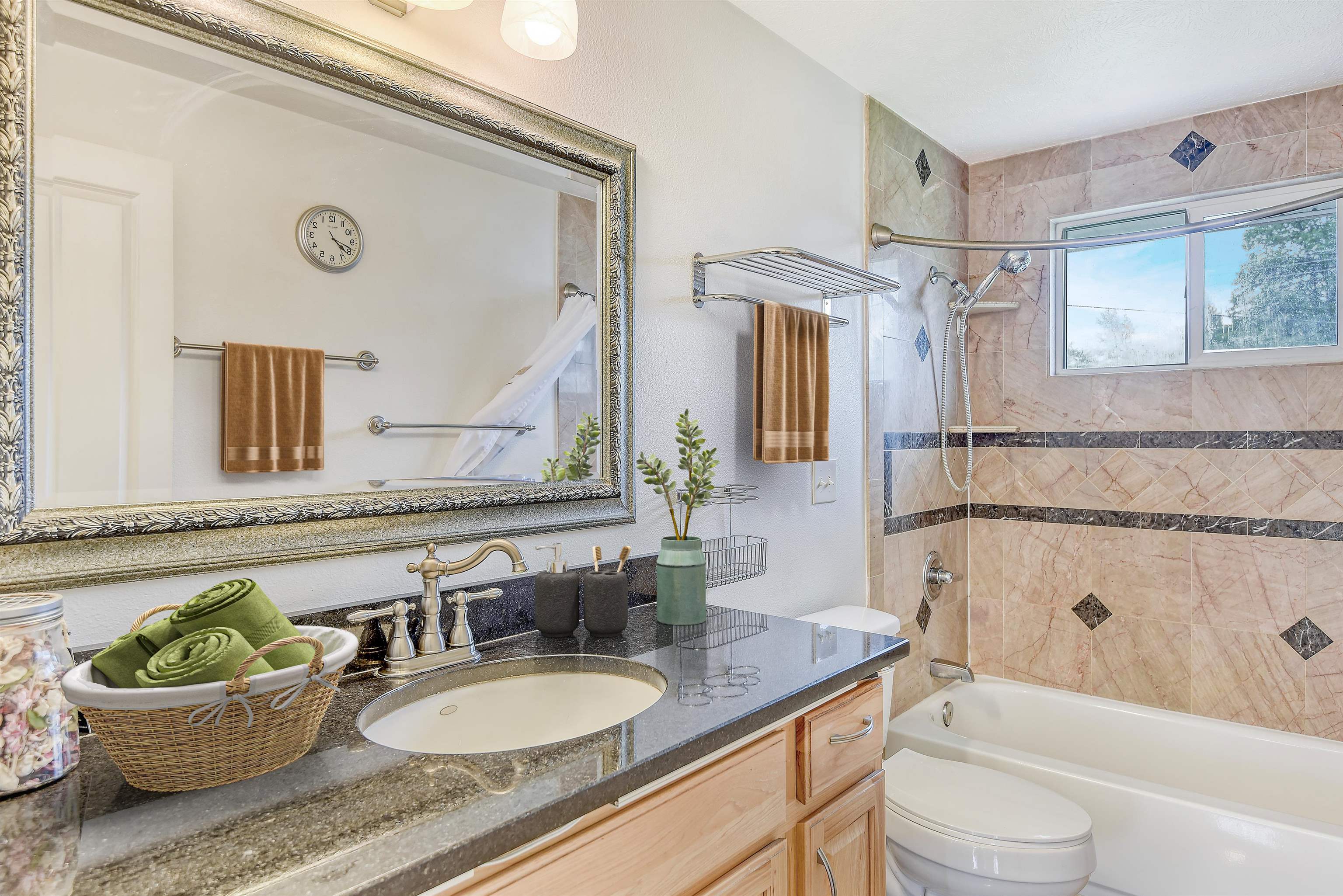 11920 E RAILROAD Ave