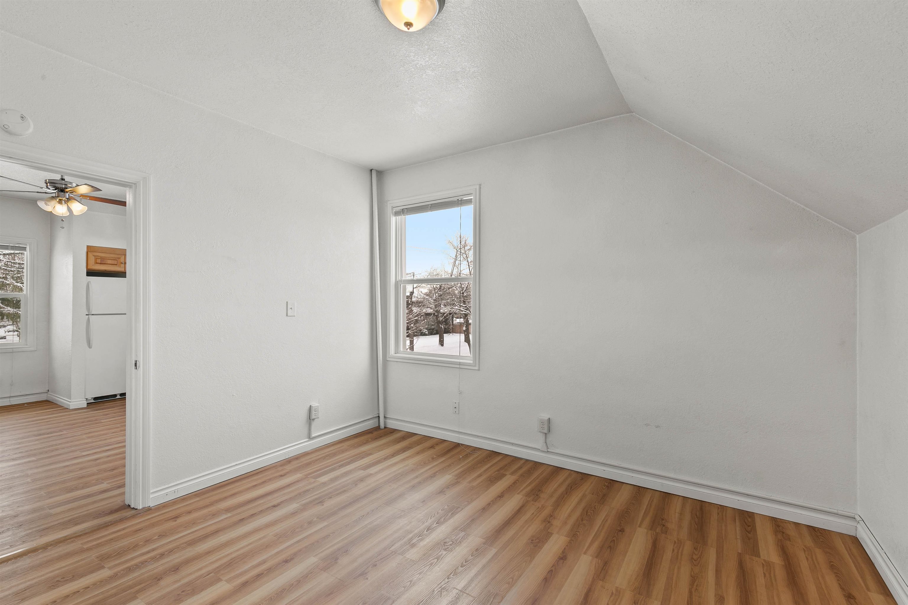 902 W MANSFIELD Ave
