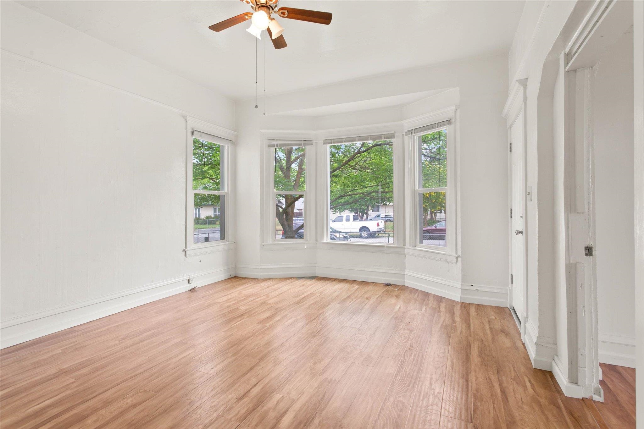 902 W MANSFIELD Ave