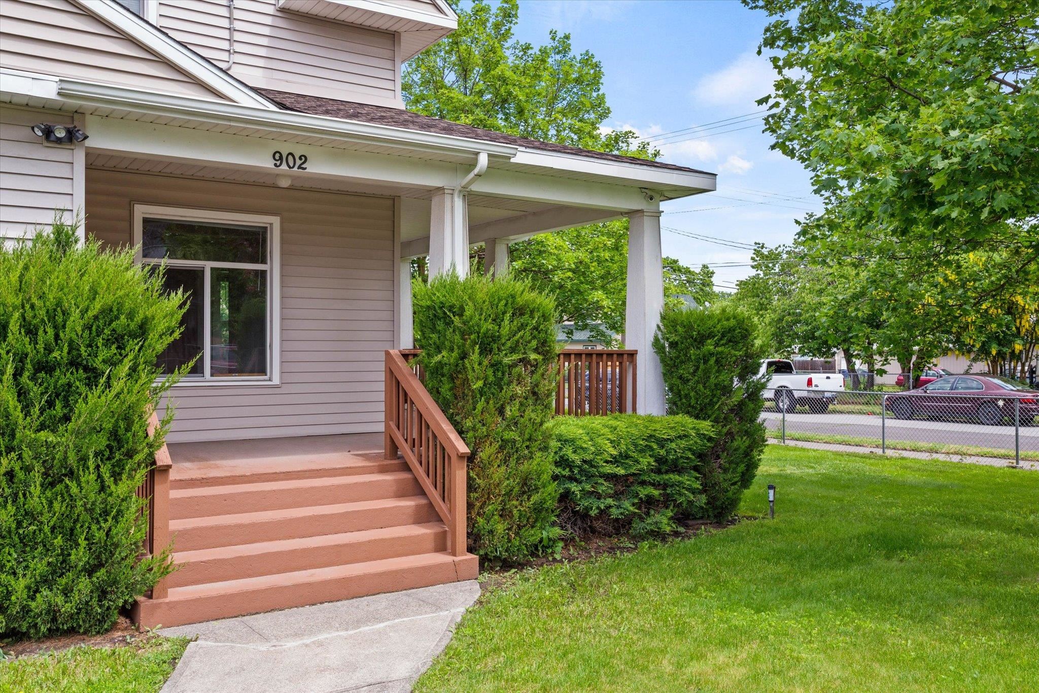 902 W MANSFIELD Ave