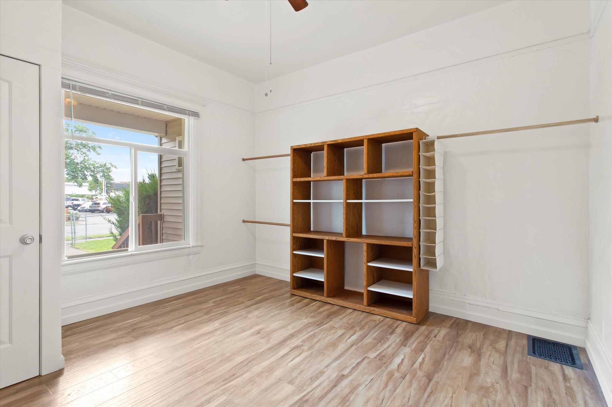 902 W MANSFIELD Ave