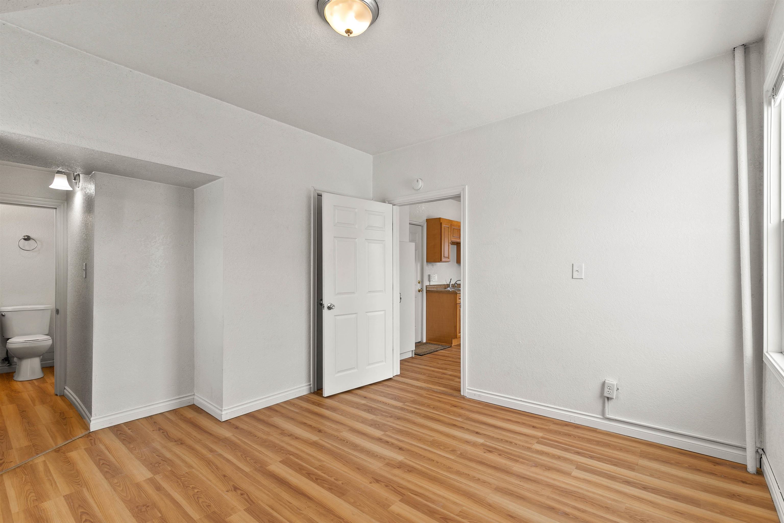 902 W MANSFIELD Ave