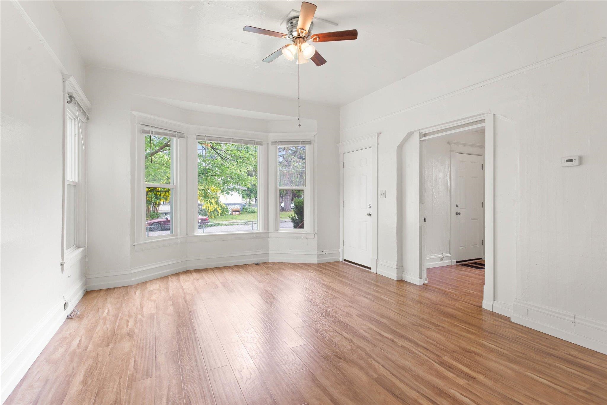 902 W MANSFIELD Ave