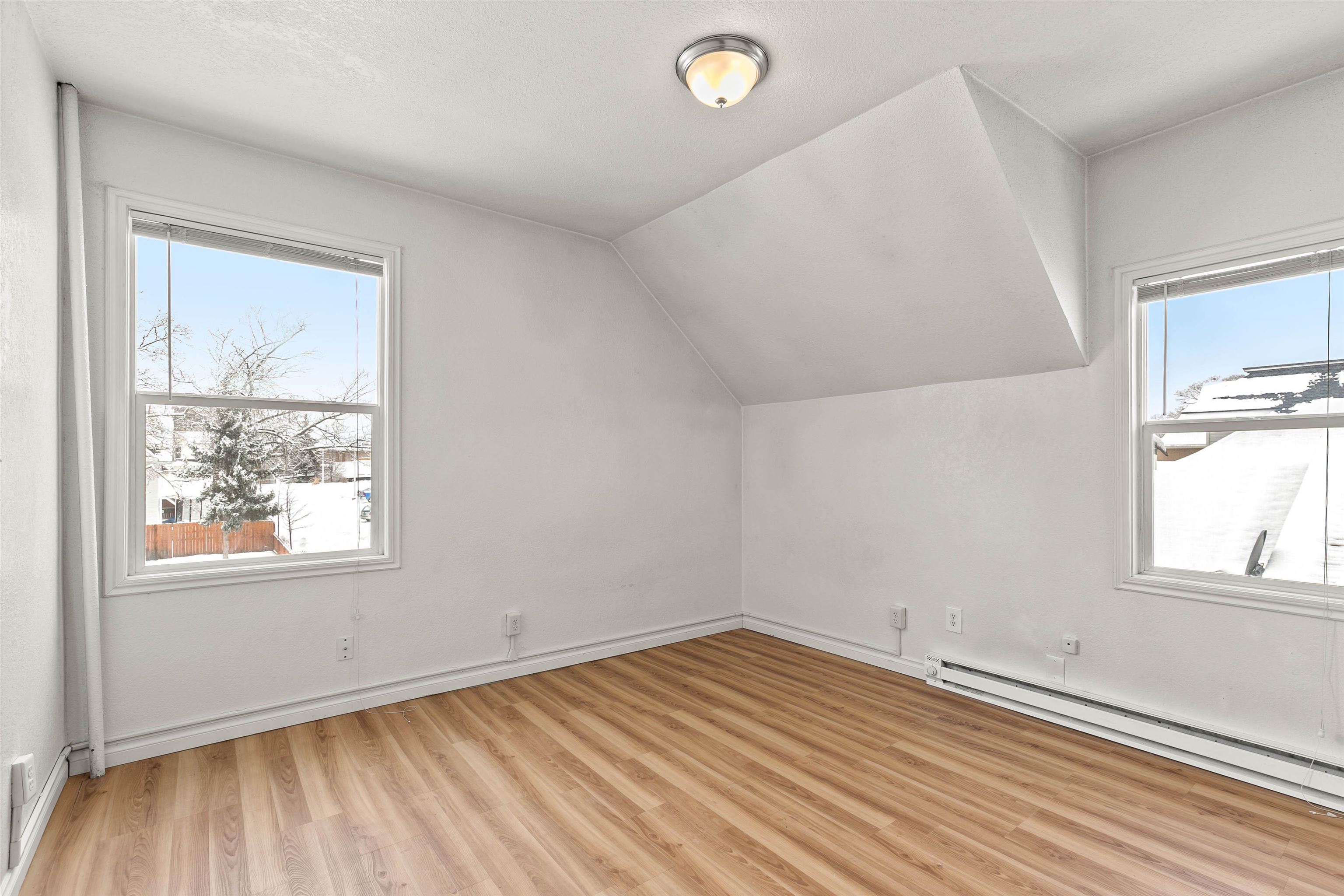 902 W MANSFIELD Ave