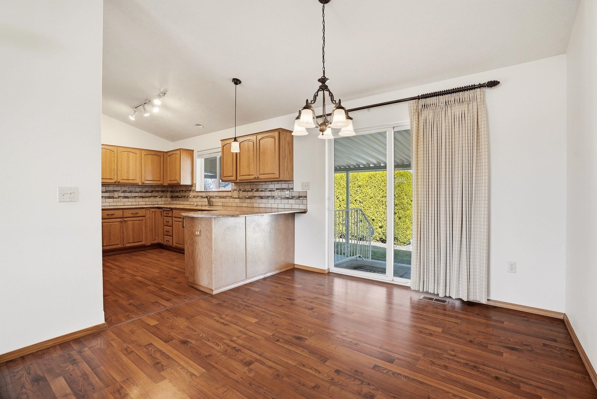 1703 E Grassland Ct Ct