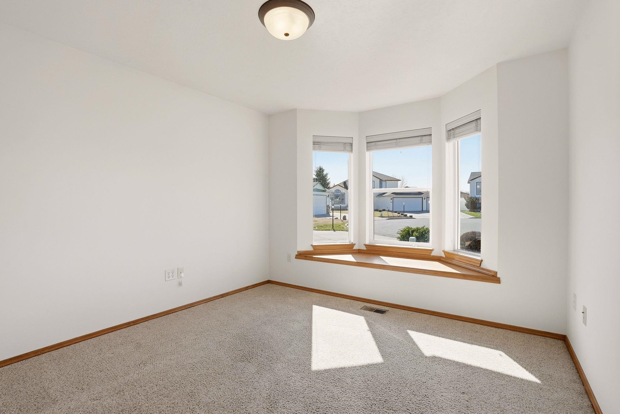 1703 E Grassland Ct Ct