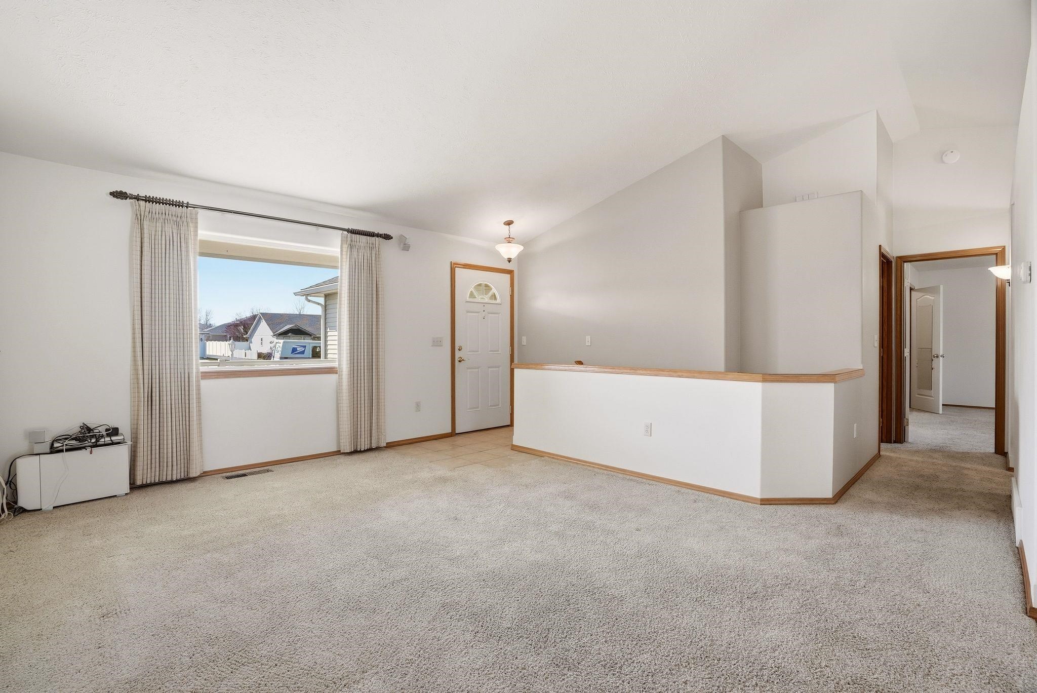 1703 E Grassland Ct Ct