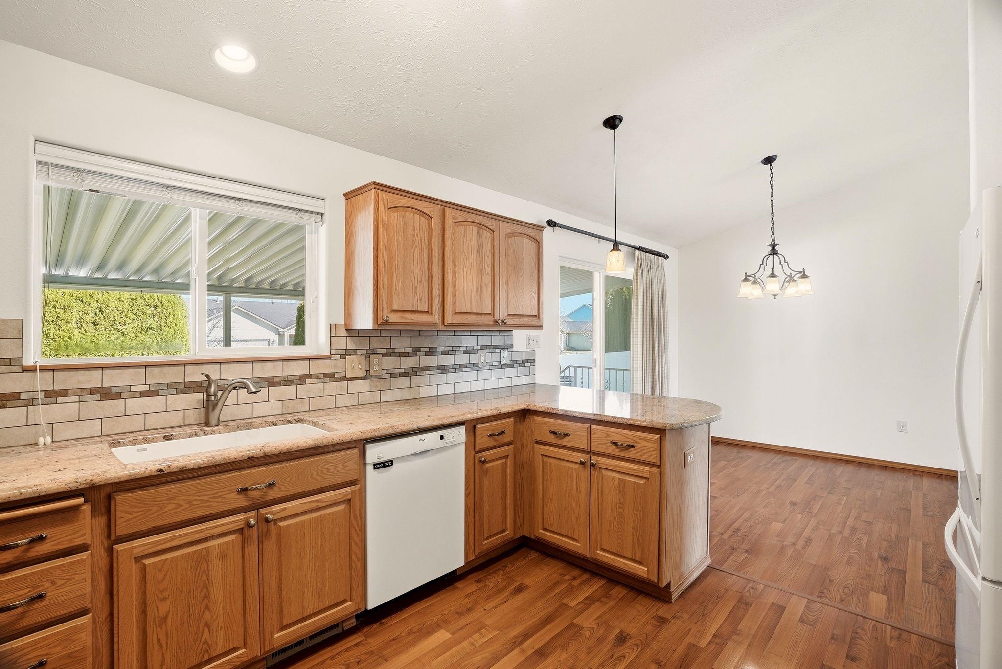 1703 E Grassland Ct Ct