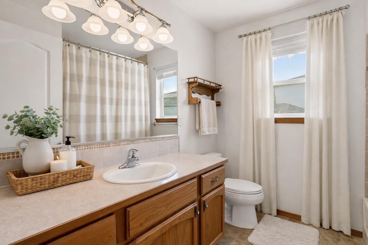 1703 E Grassland Ct Ct