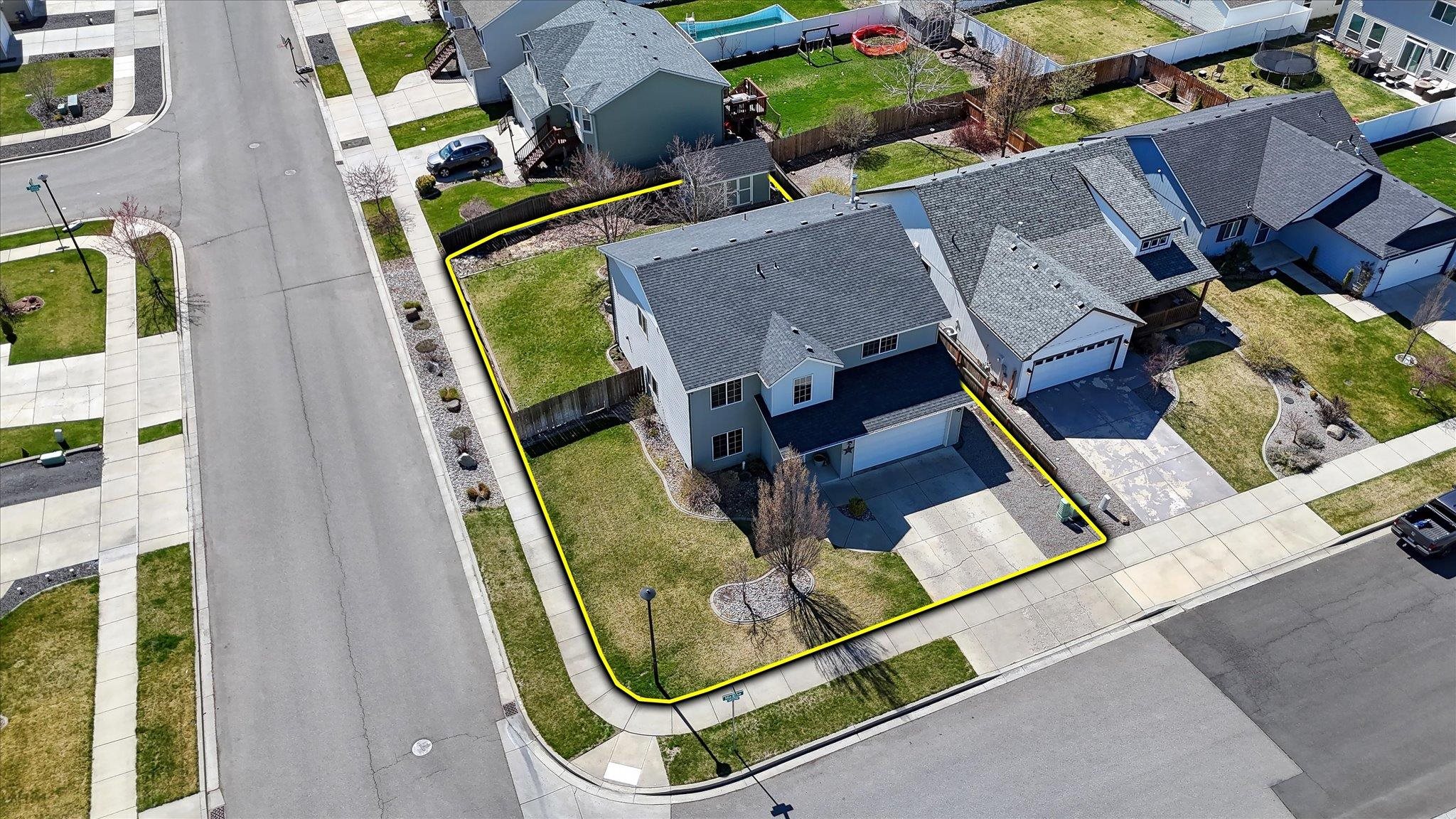 1803 W Maxine Ave