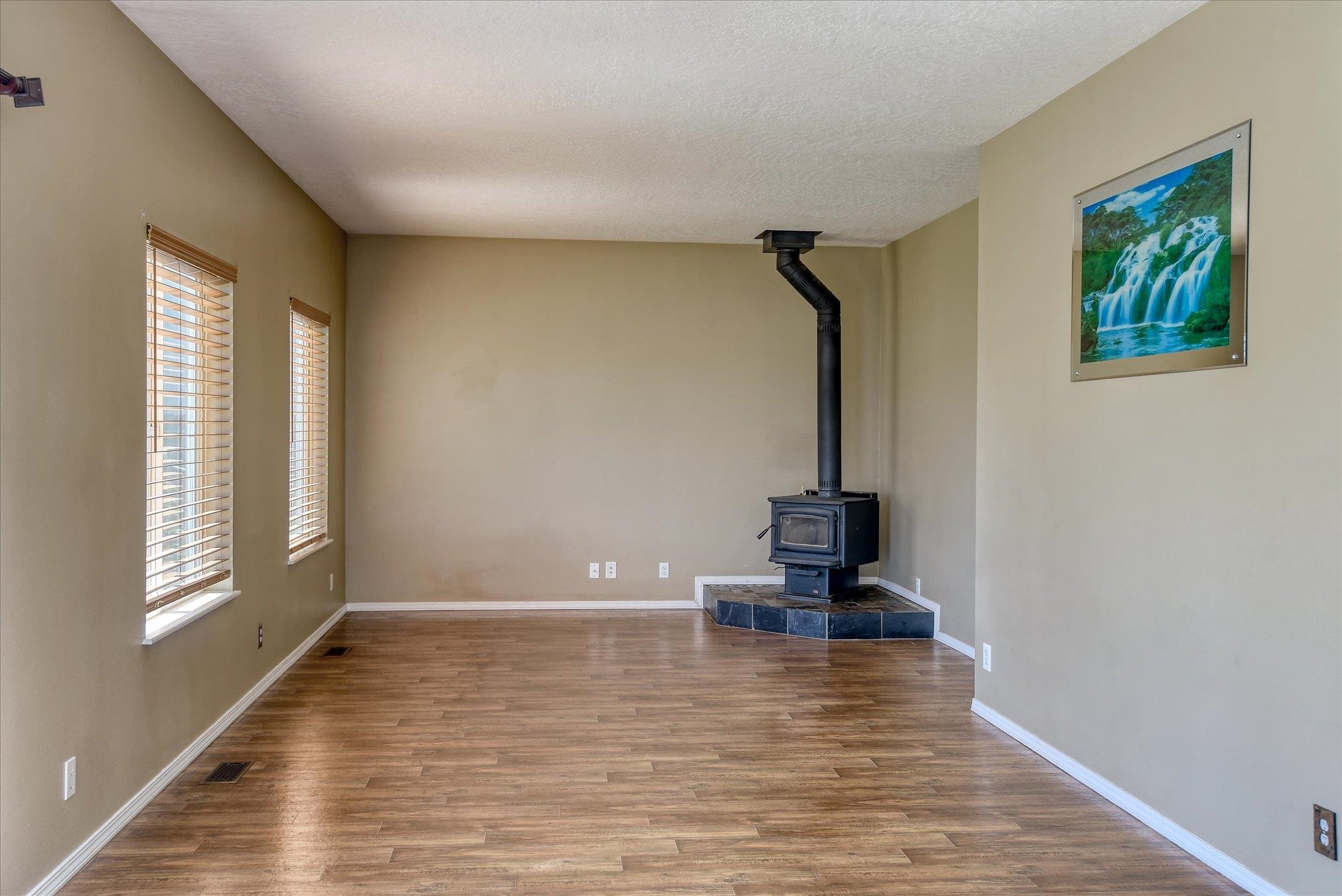 1803 W Maxine Ave
