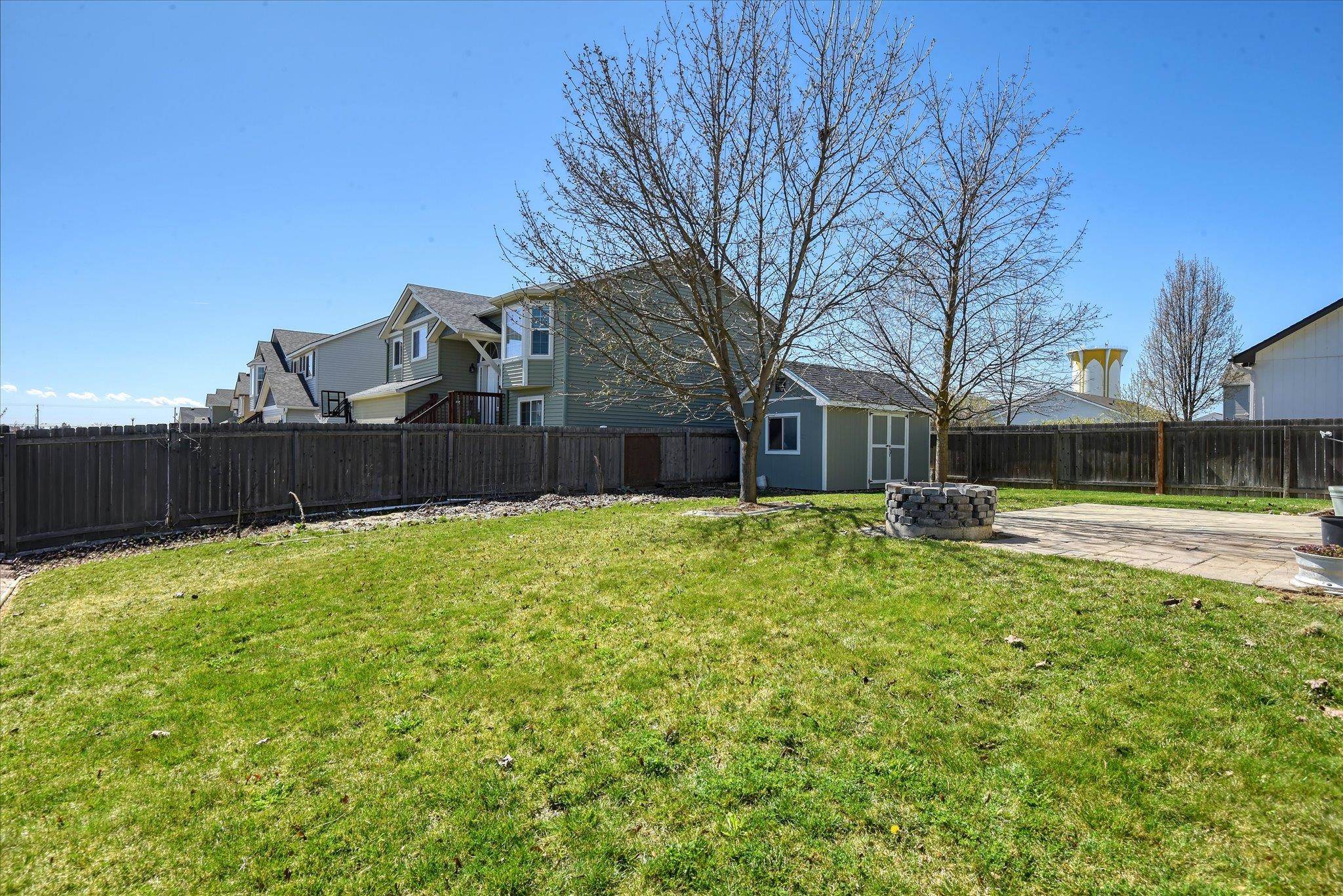 1803 W Maxine Ave