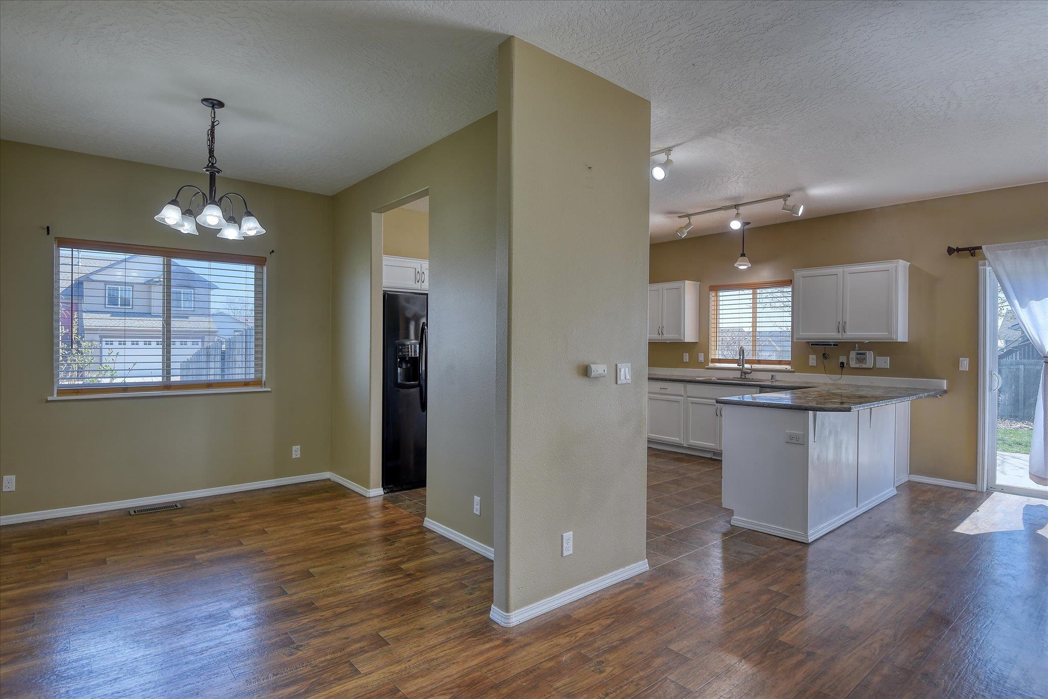 1803 W Maxine Ave