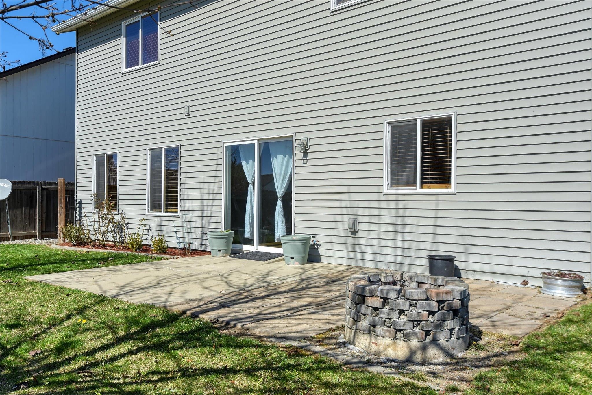 1803 W Maxine Ave