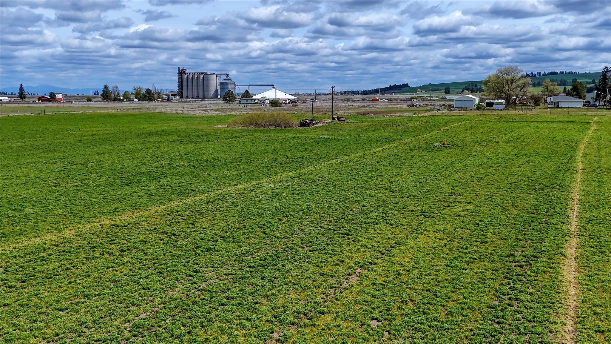 XXX ADDRESS UNKNOWN Rd