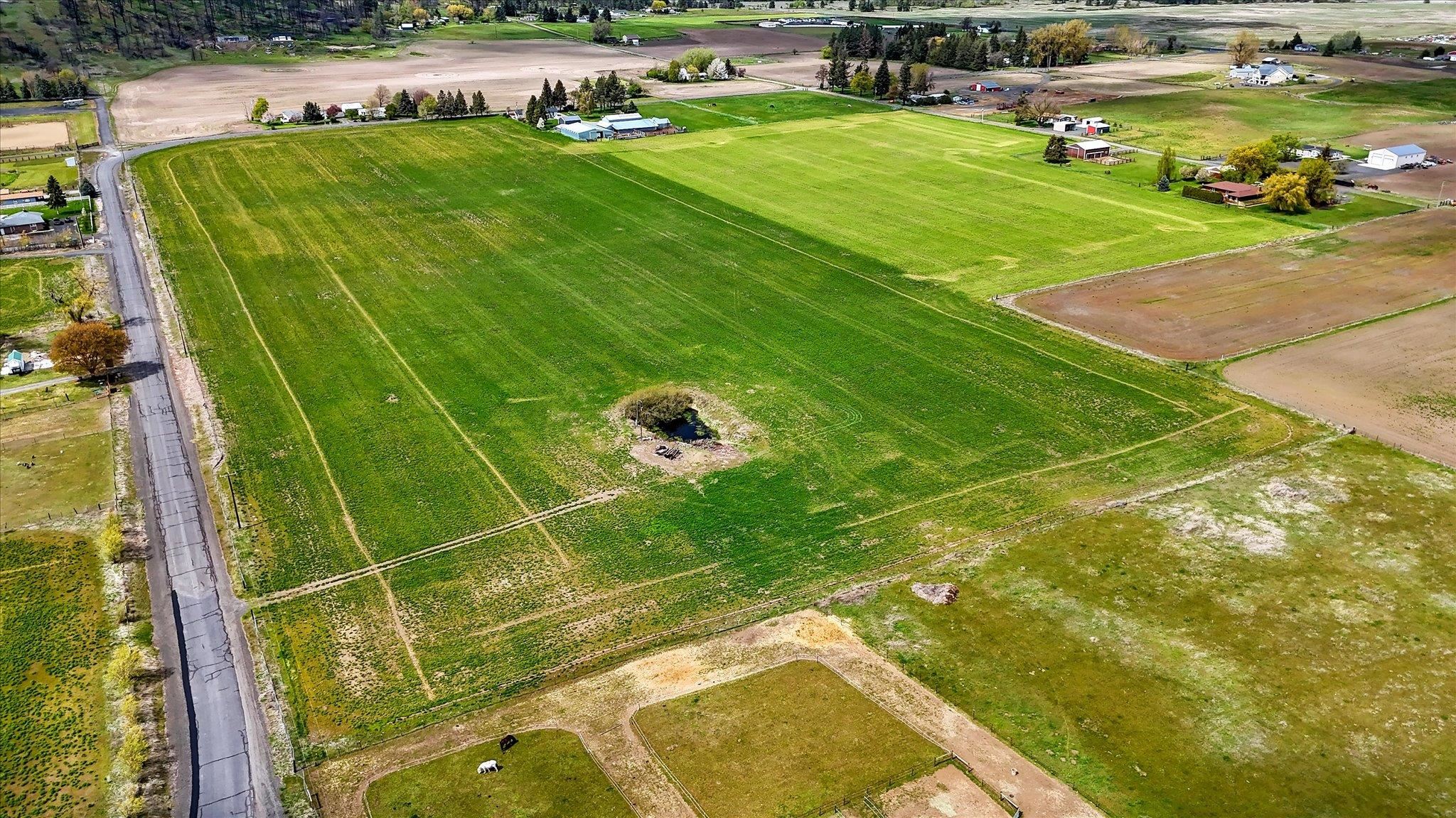 XXX ADDRESS UNKNOWN Rd