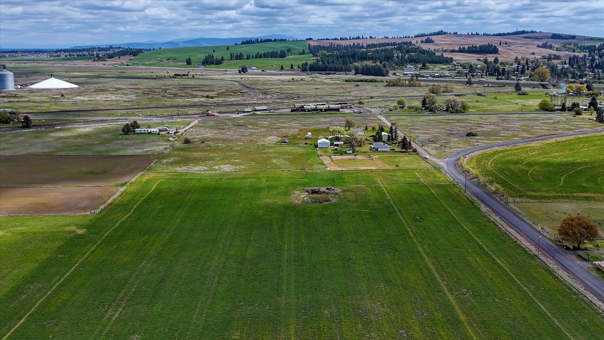 XXX ADDRESS UNKNOWN Rd