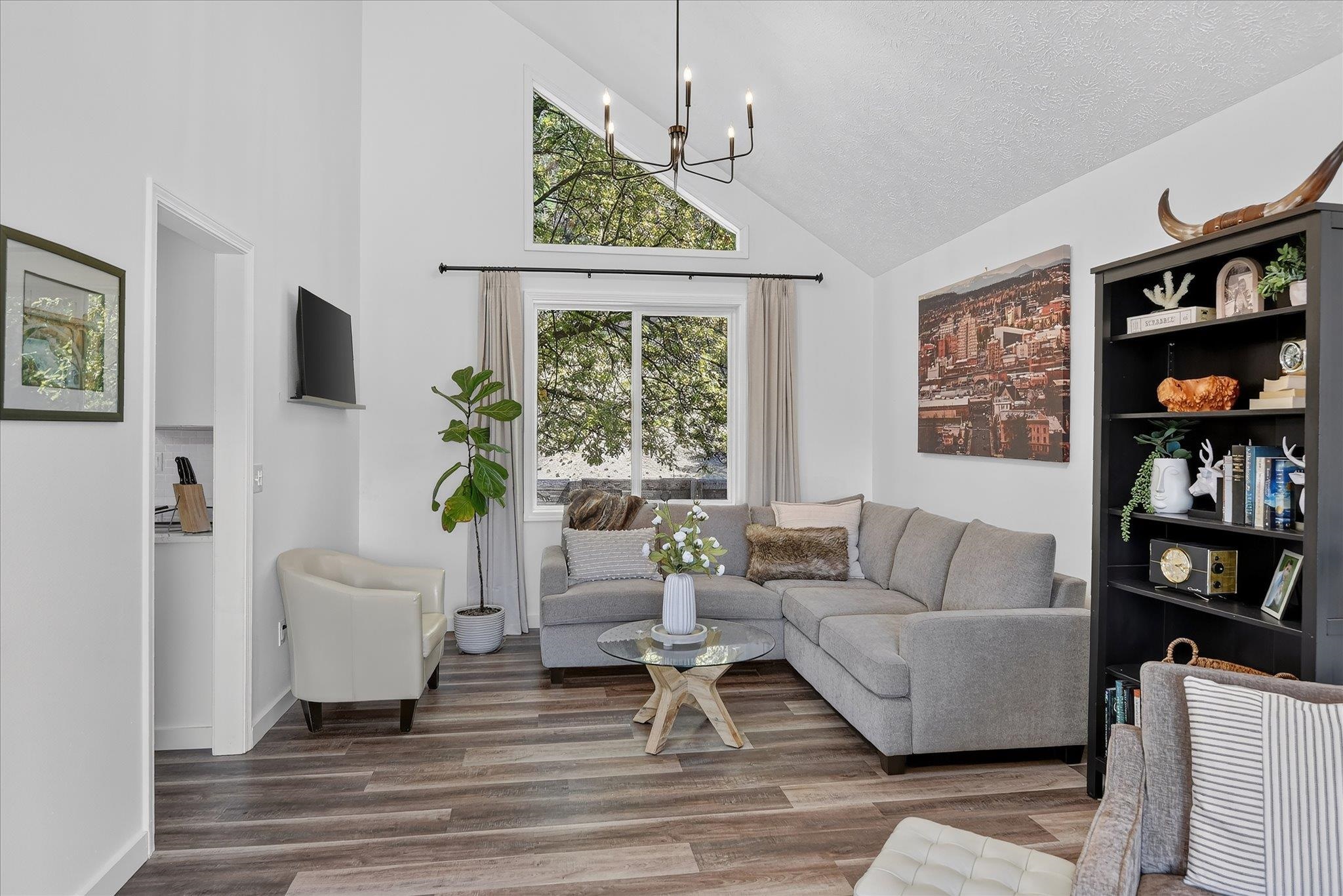 10108 N SEMINOLE Dr