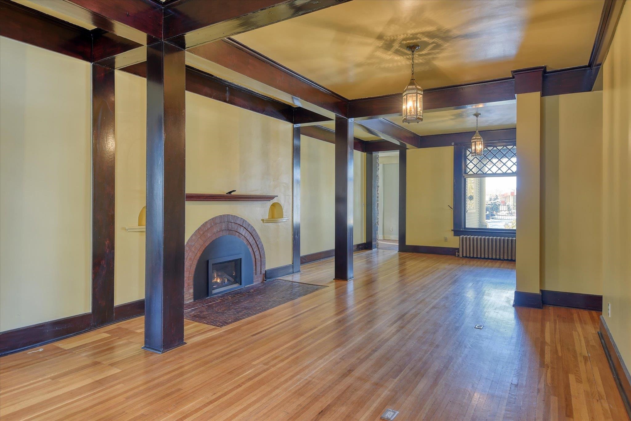 2425 W Pacific Ave