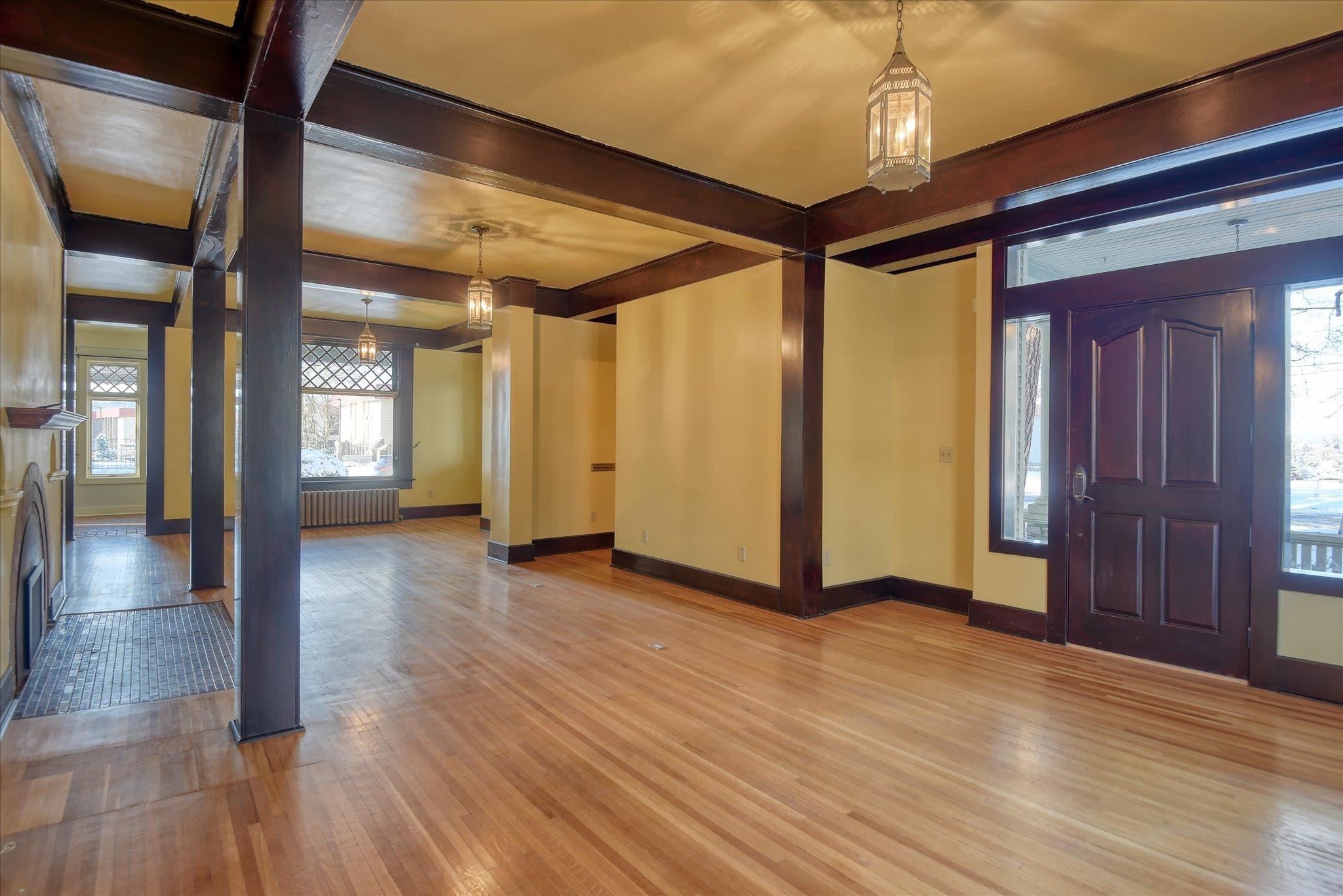 2425 W Pacific Ave
