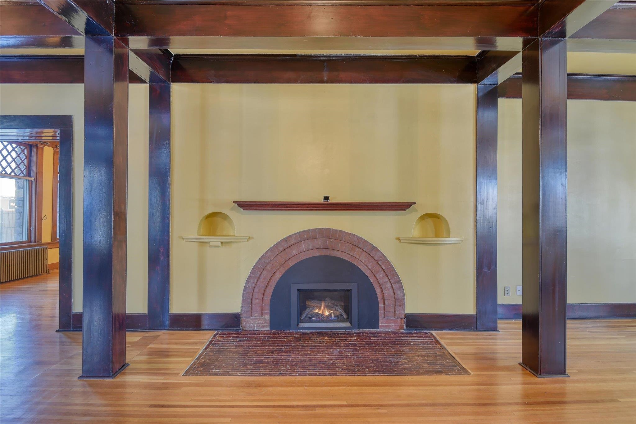 2425 W Pacific Ave