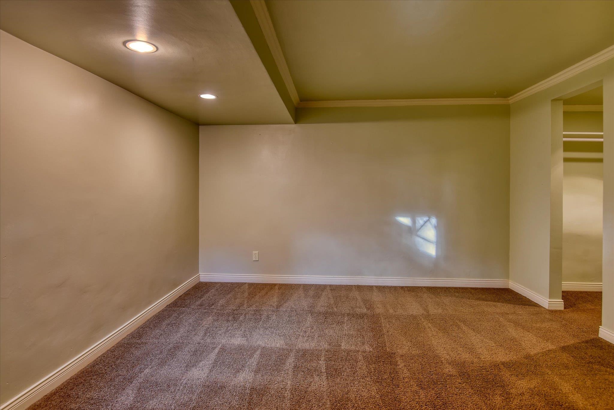 2425 W Pacific Ave