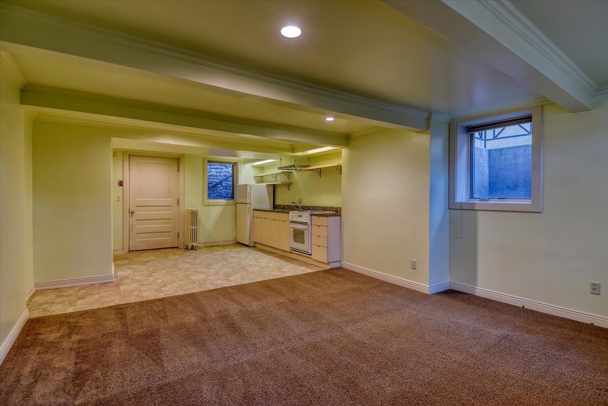2425 W Pacific Ave