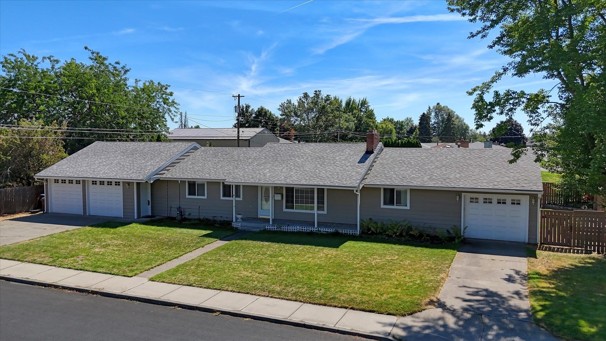 534 E COZZA Dr