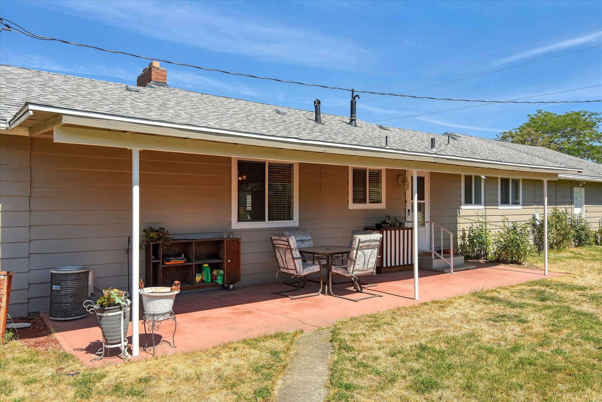 534 E COZZA Dr