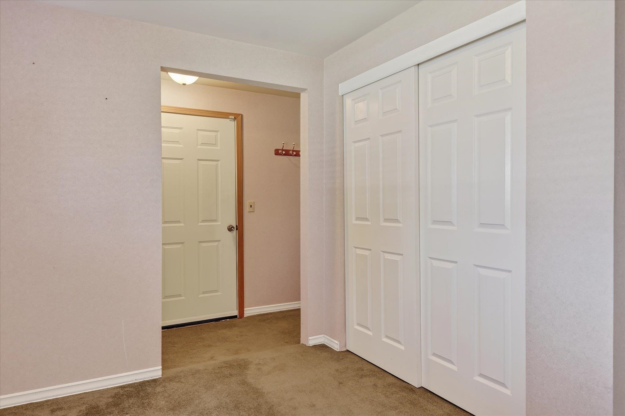 534 E COZZA Dr