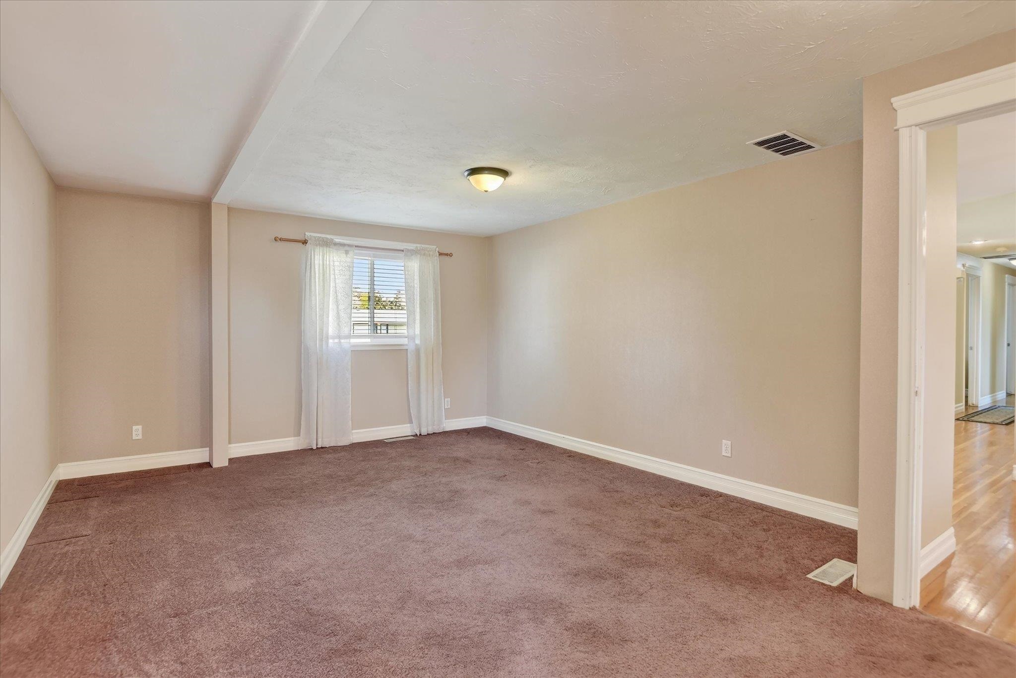 534 E COZZA Dr