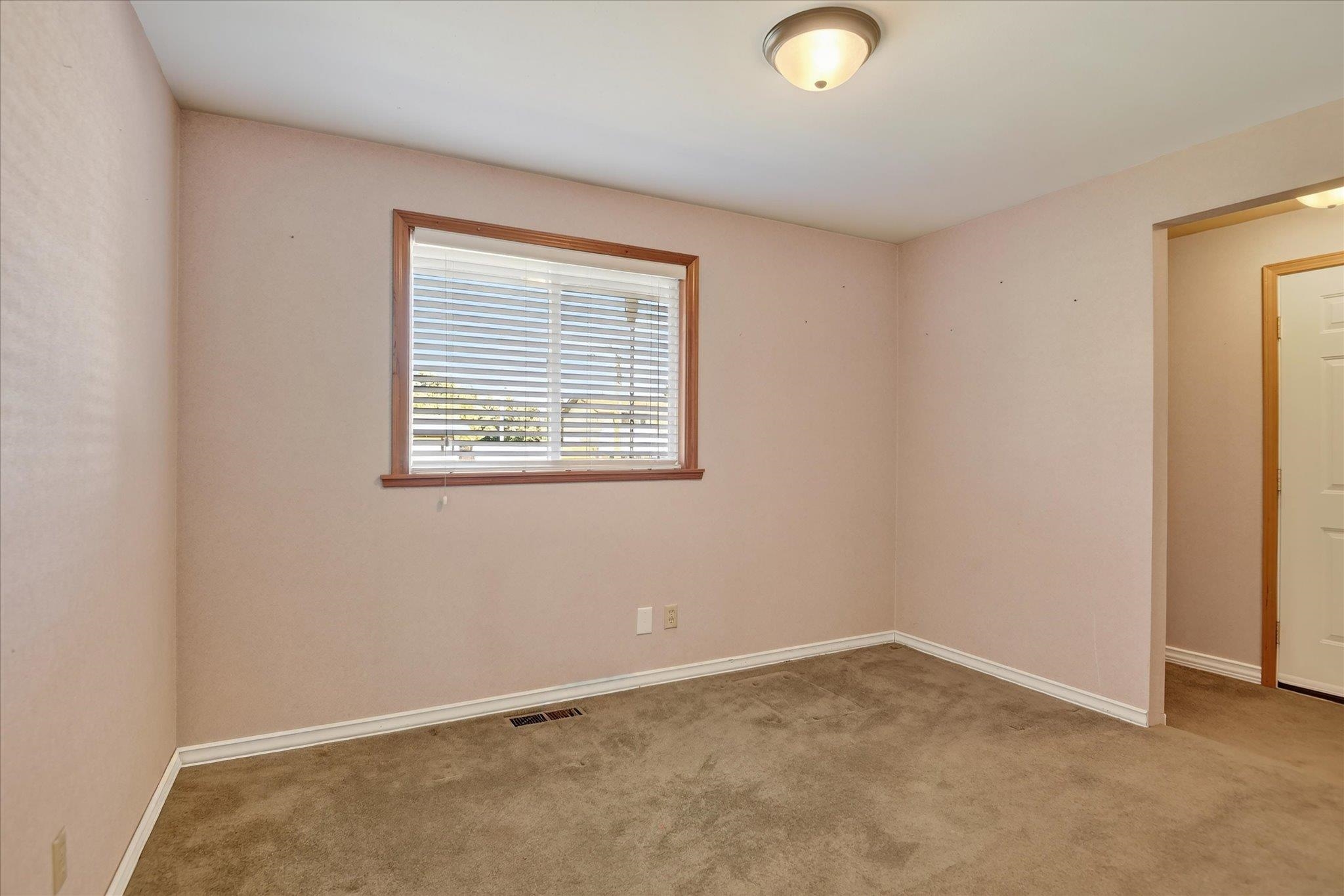 534 E COZZA Dr