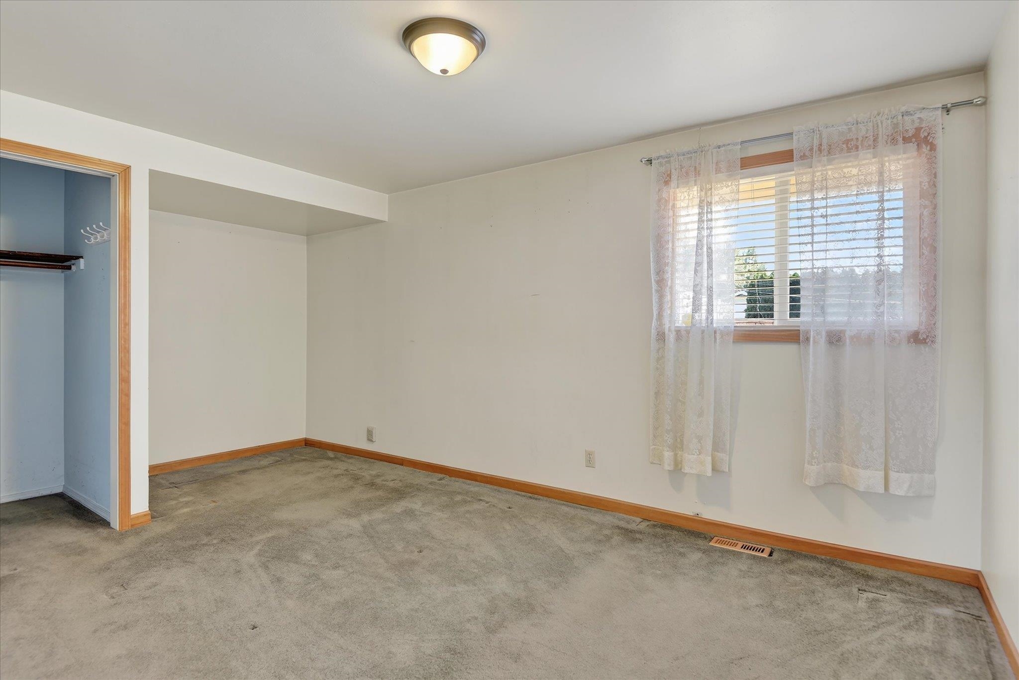 534 E COZZA Dr