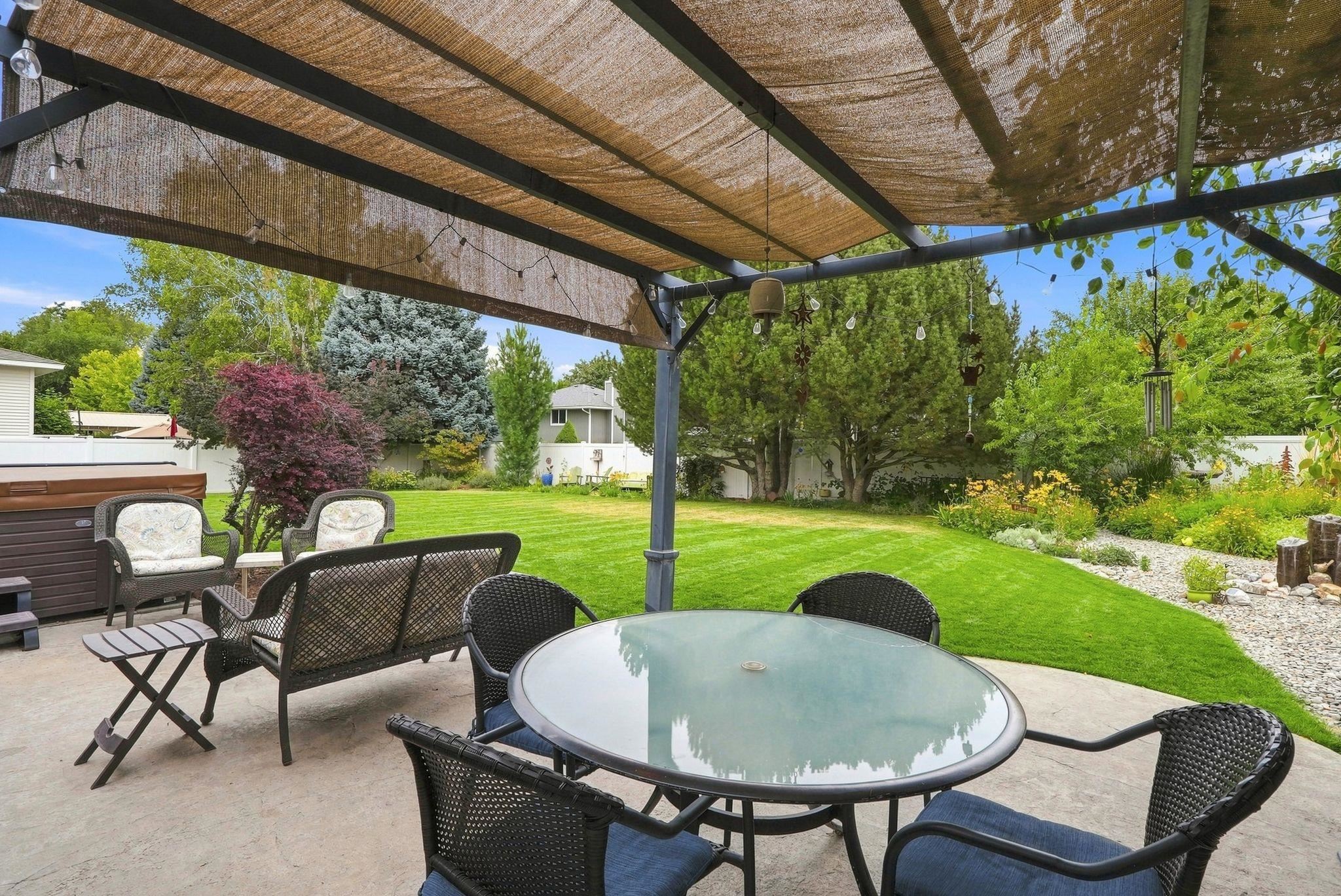 3625 S LORETTA Dr