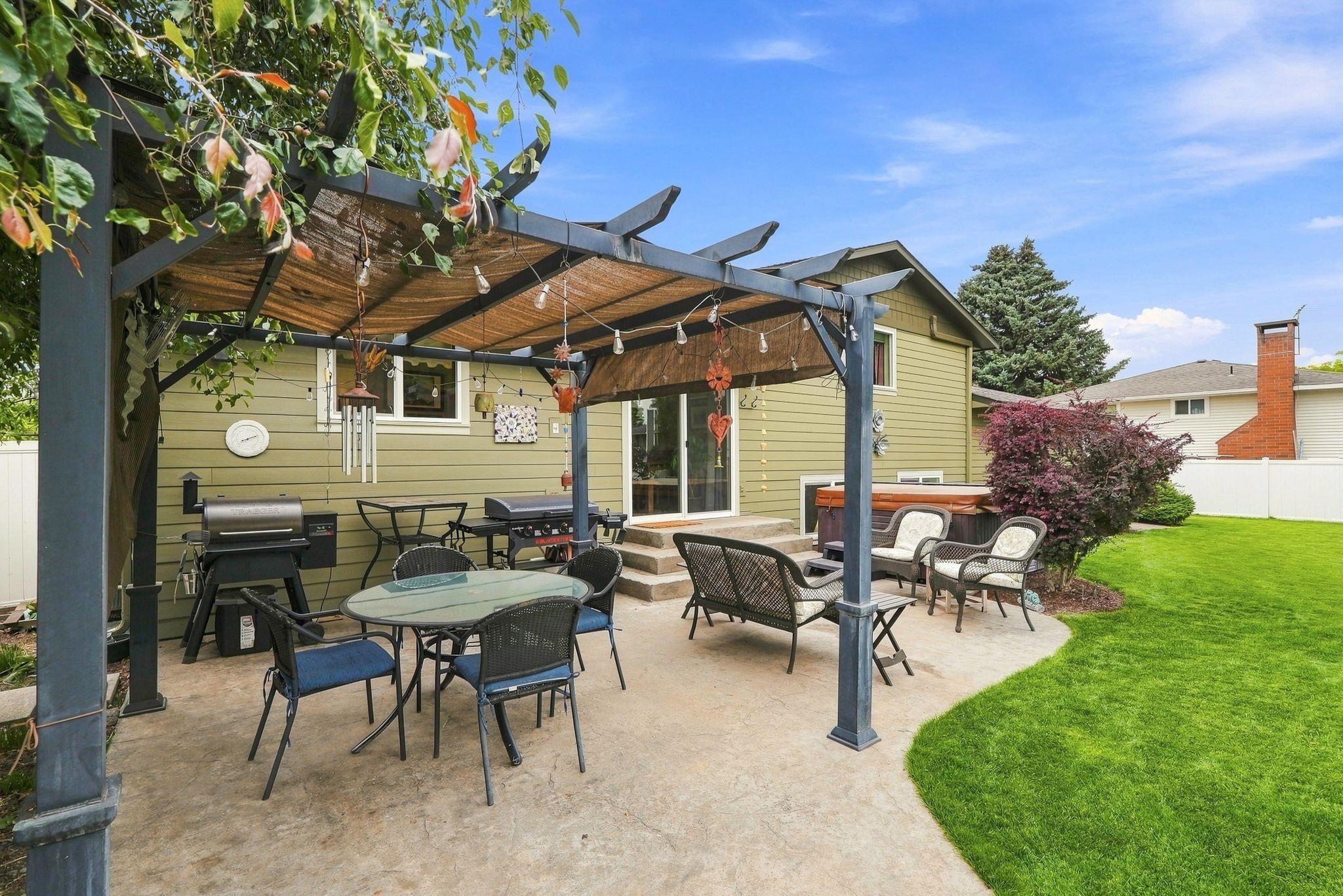 3625 S LORETTA Dr