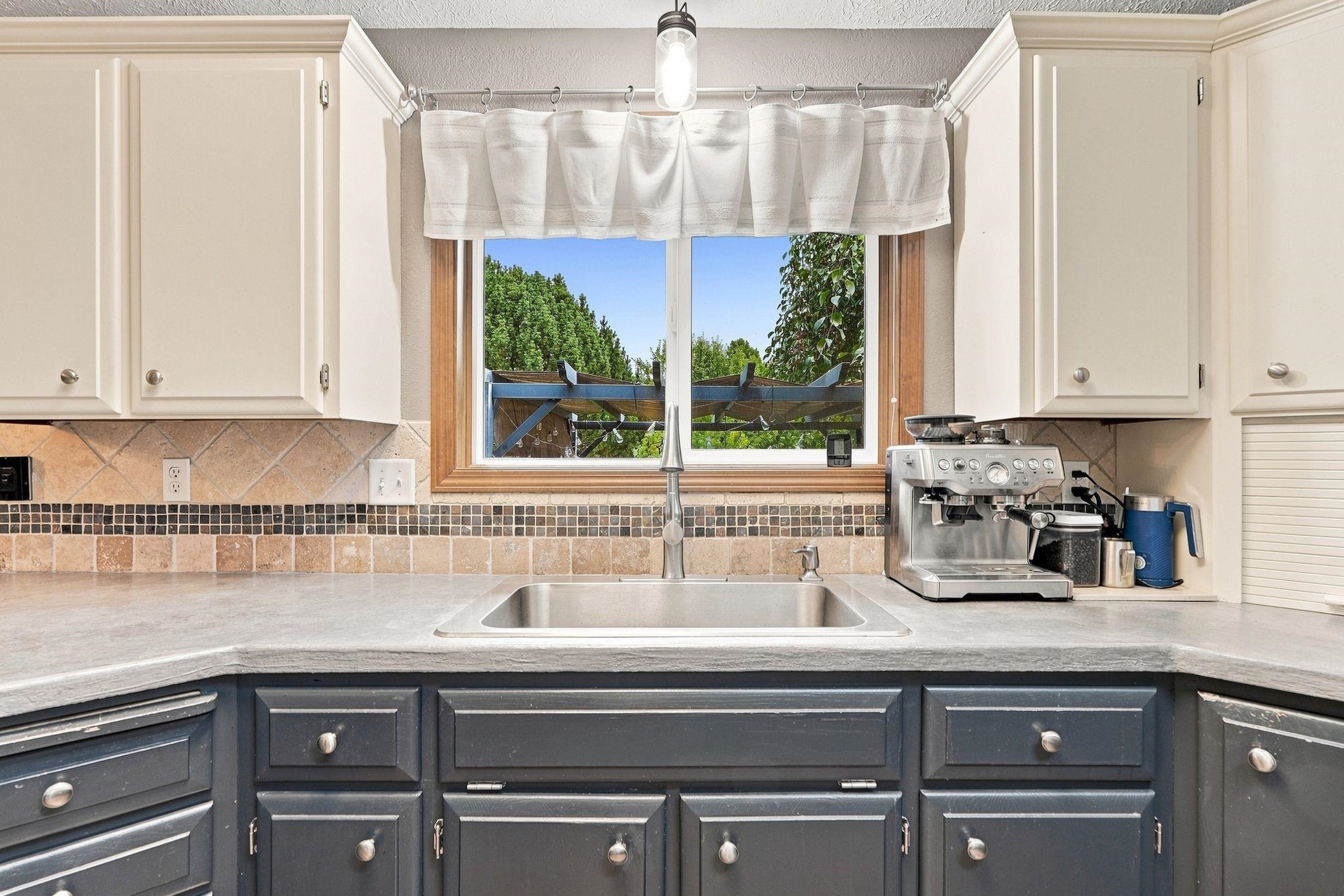 3625 S LORETTA Dr