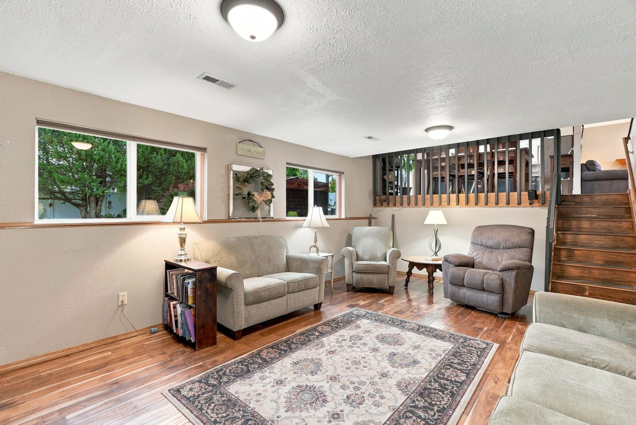 3625 S LORETTA Dr