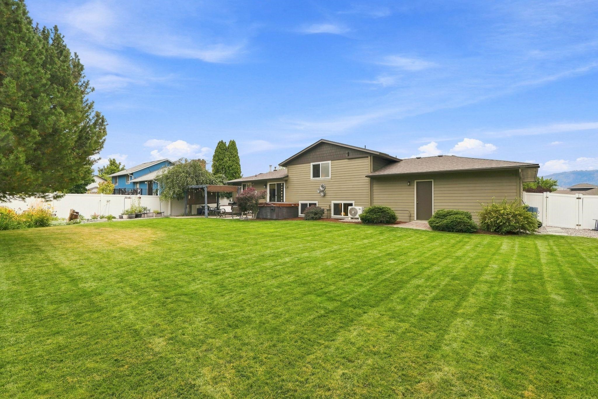 3625 S LORETTA Dr