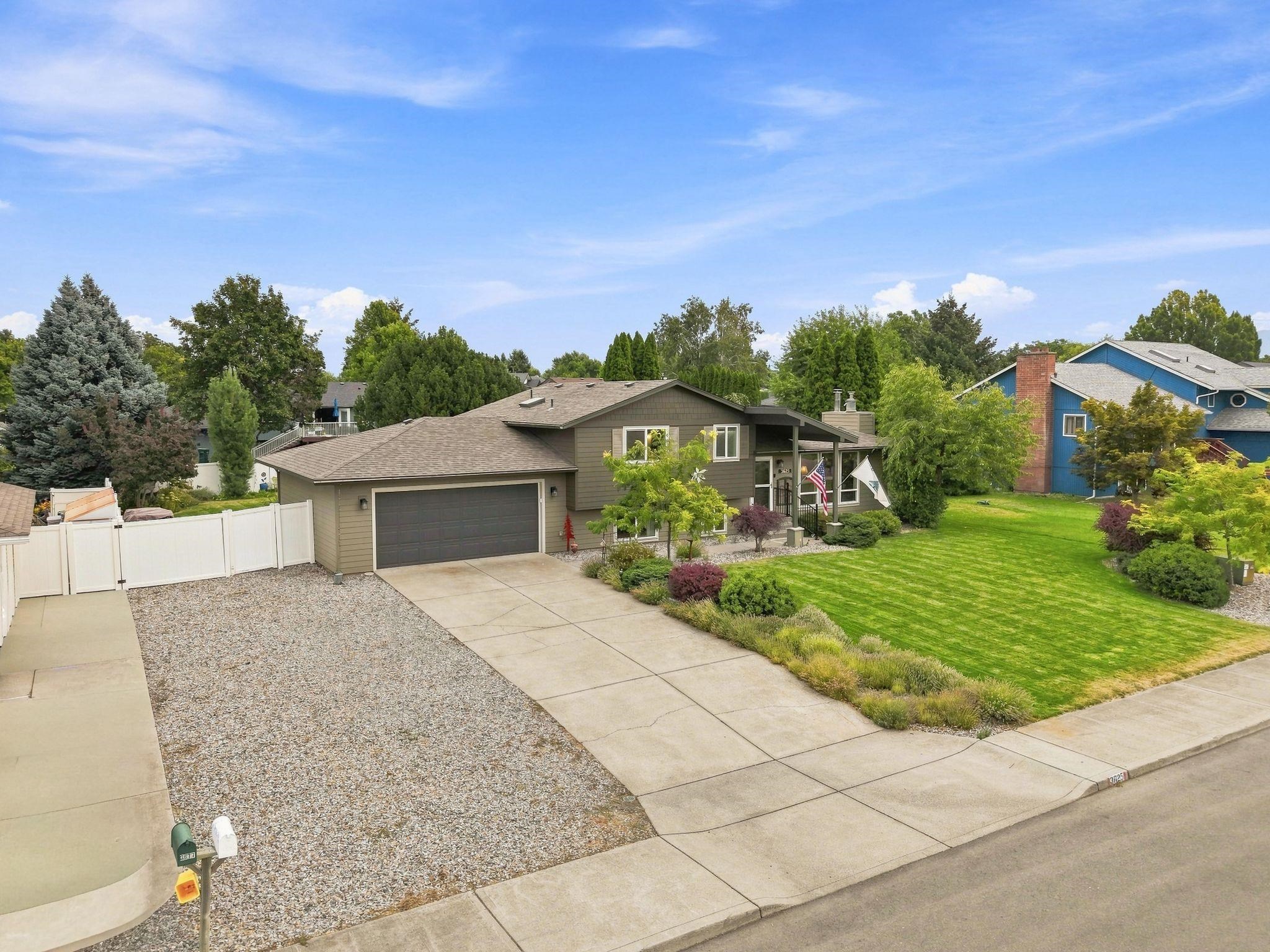 3625 S LORETTA Dr