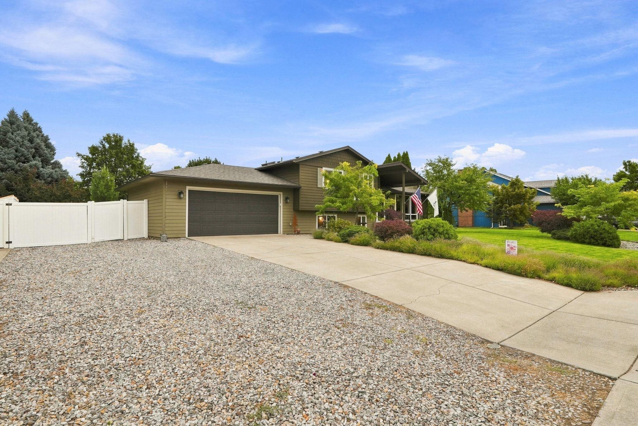 3625 S LORETTA Dr
