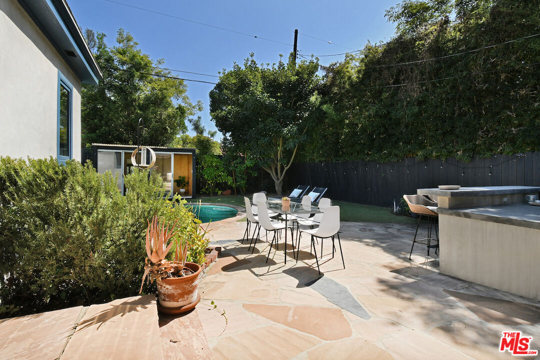 4332 Ben Ave