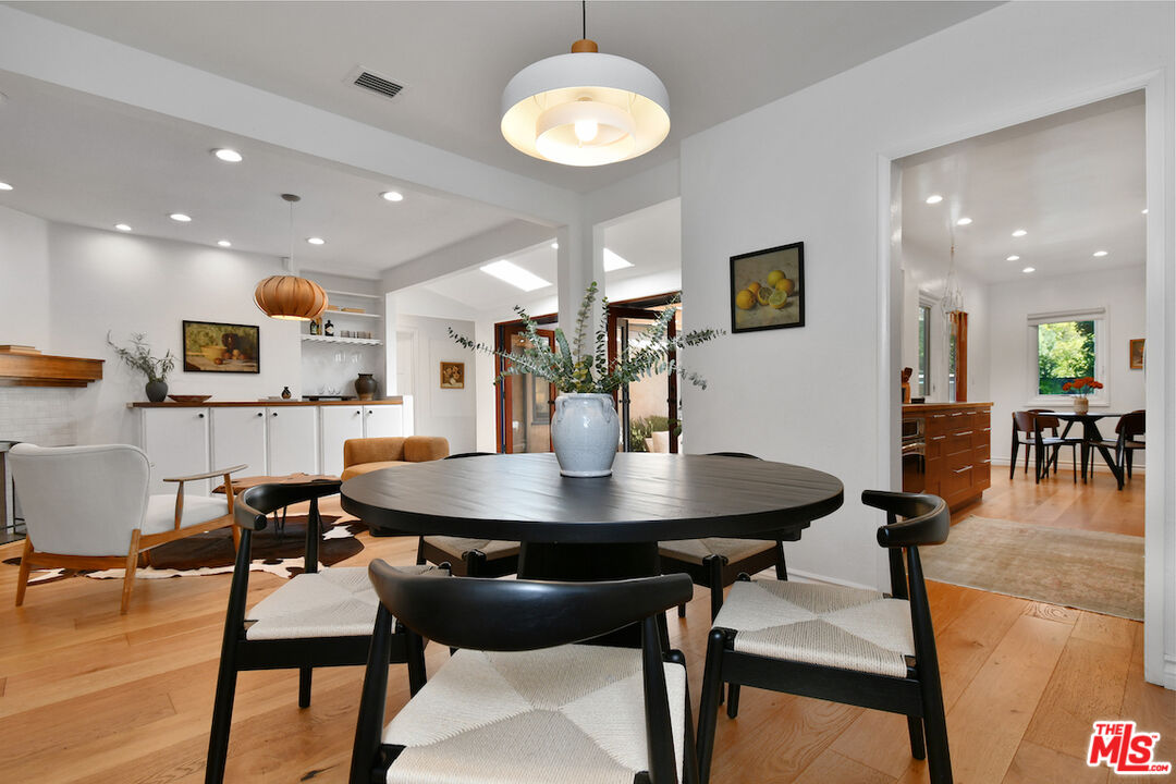 4332 Ben Ave