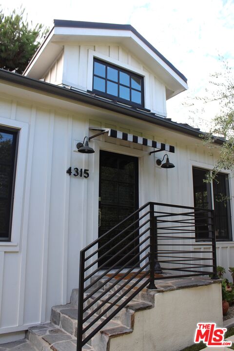 4311 Finley Ave