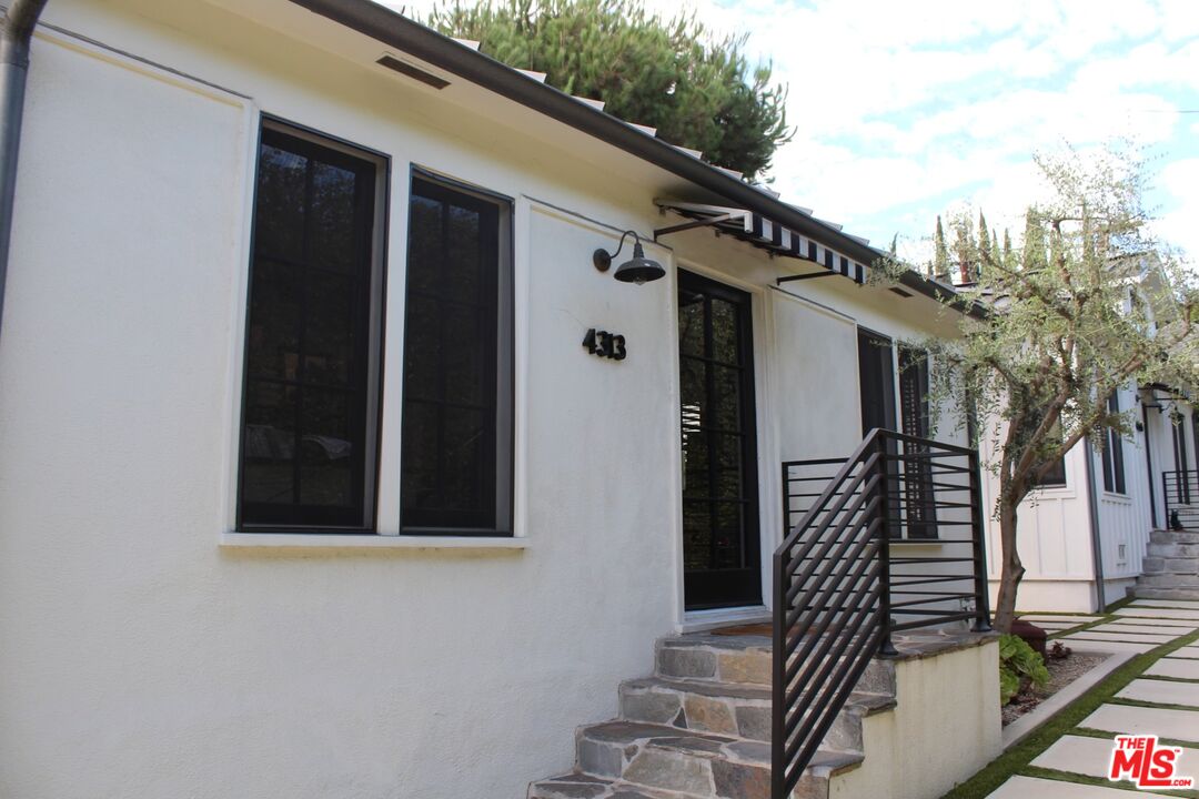 4311 Finley Ave