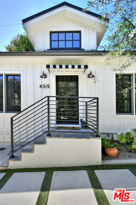 4311 Finley Ave